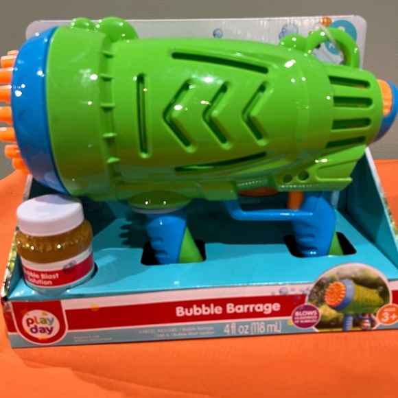 Play Day Bubble Barrage Blaster - Green and Blue - Picture 2 of 8